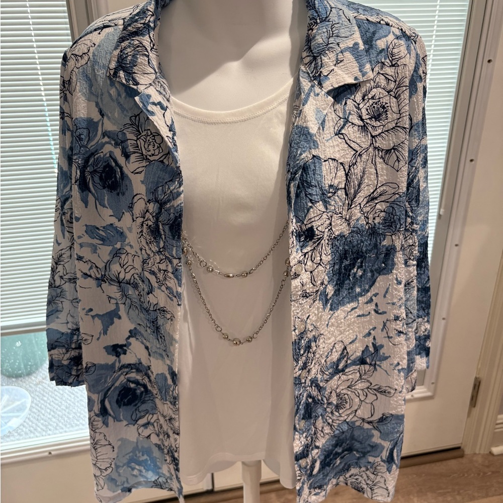 Cathy Daniels Blue and White Floral Blouse